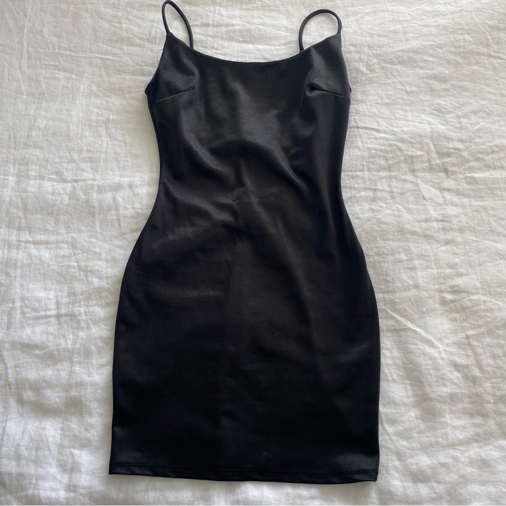 Windsor Black Scoop Neck Satin Body Con Dress